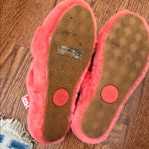 UGG Women's Vibrant Red Fluffy Slippers - Picture 3 of 5